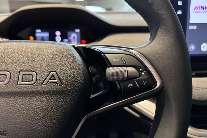 Grå Skoda Enyaq fra 2026