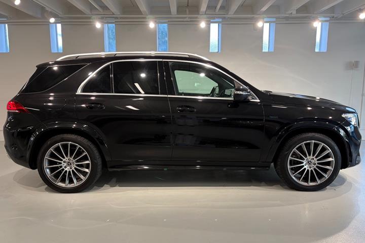 Sort Mercedes GLE350 de fra 2021