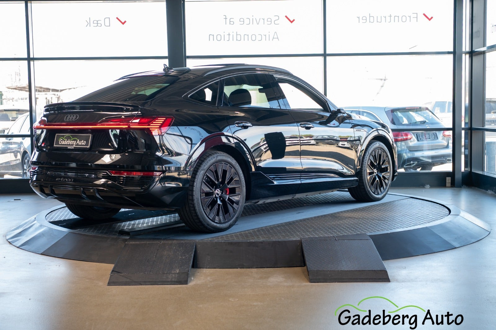 Sort Audi Q8 e-tron fra 2024