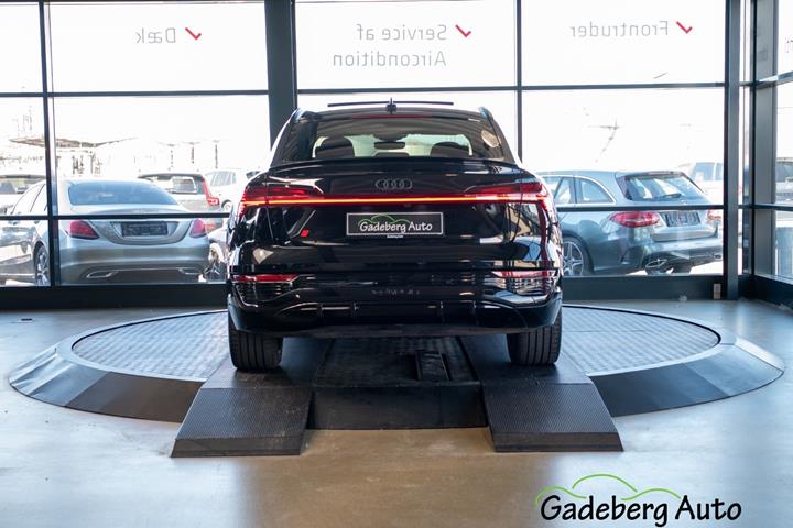 Sort Audi Q8 e-tron fra 2024