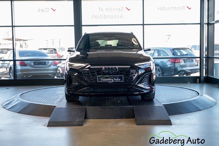 Sort Audi Q8 e-tron fra 2024