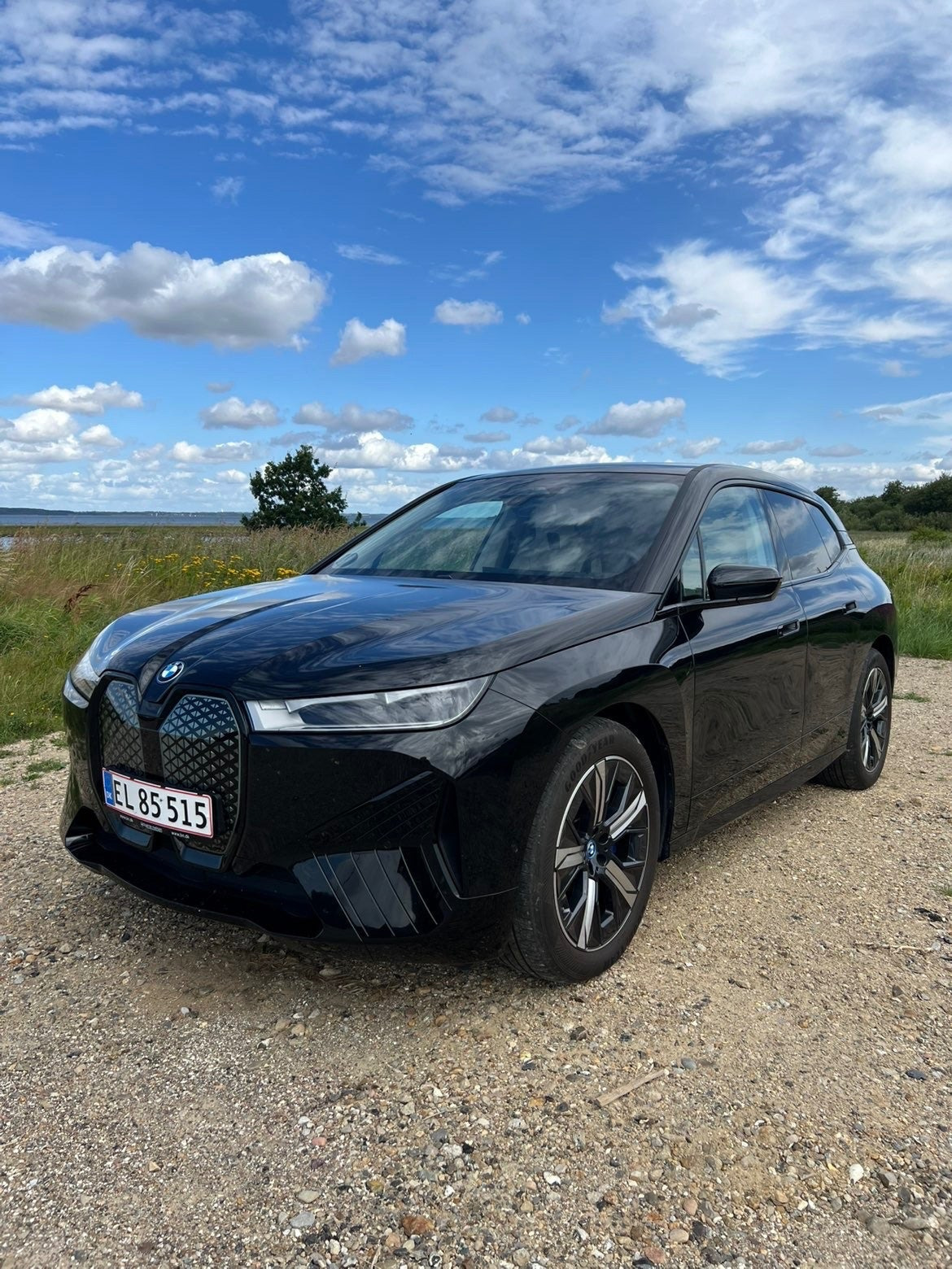 Sort BMW iX fra 2023