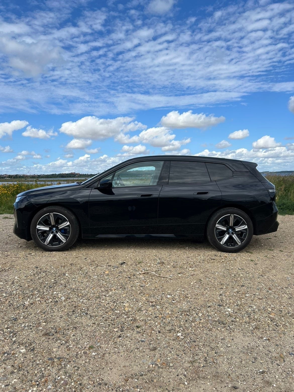 Sort BMW iX fra 2023