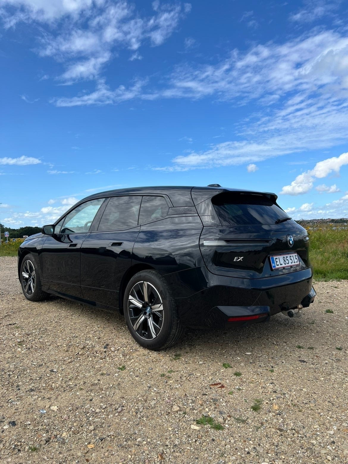 Sort BMW iX fra 2023