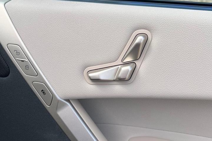Sort BMW iX fra 2023
