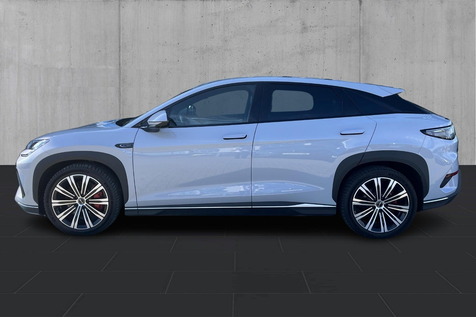 Grå BYD Sealion 7 fra 2024