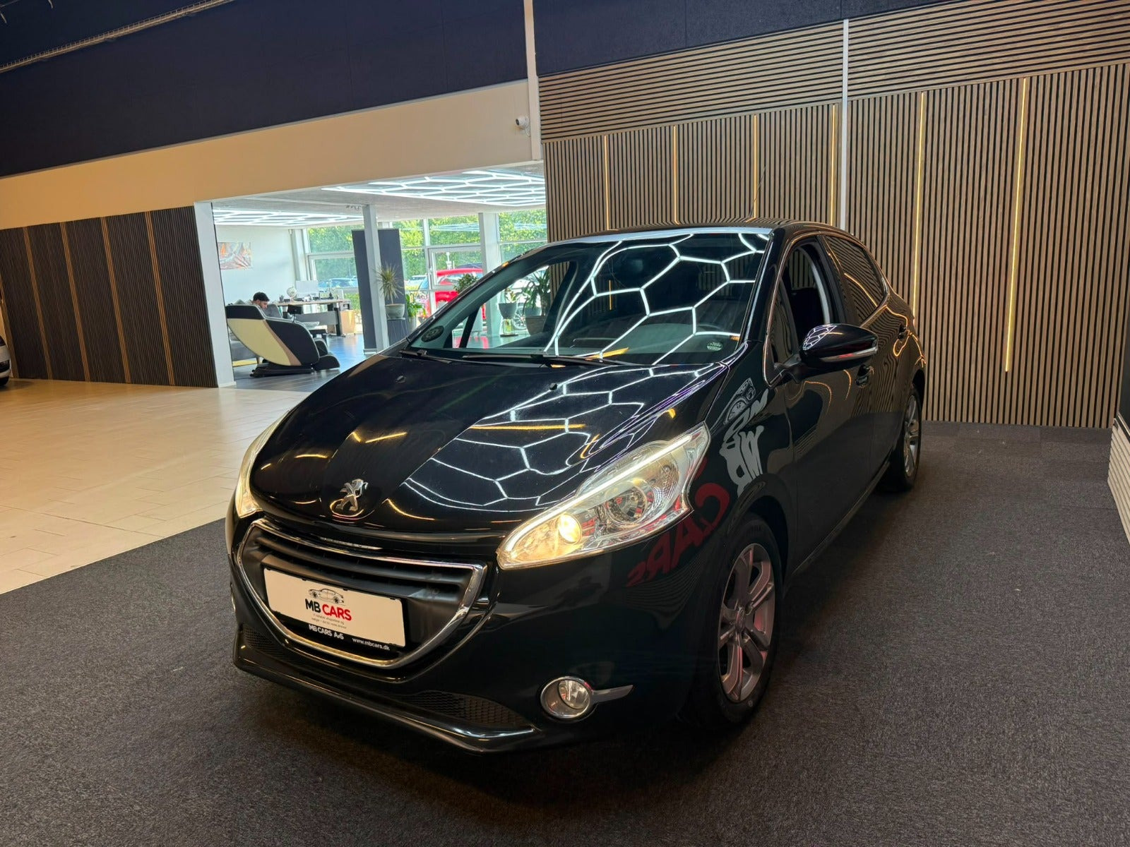 Sort Peugeot 208 fra 2015