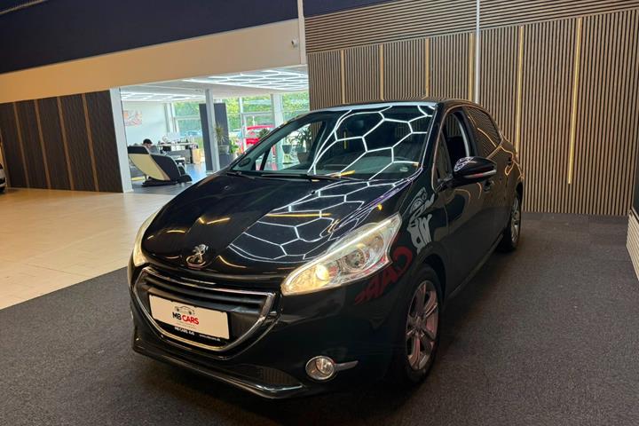 Sort Peugeot 208 fra 2015