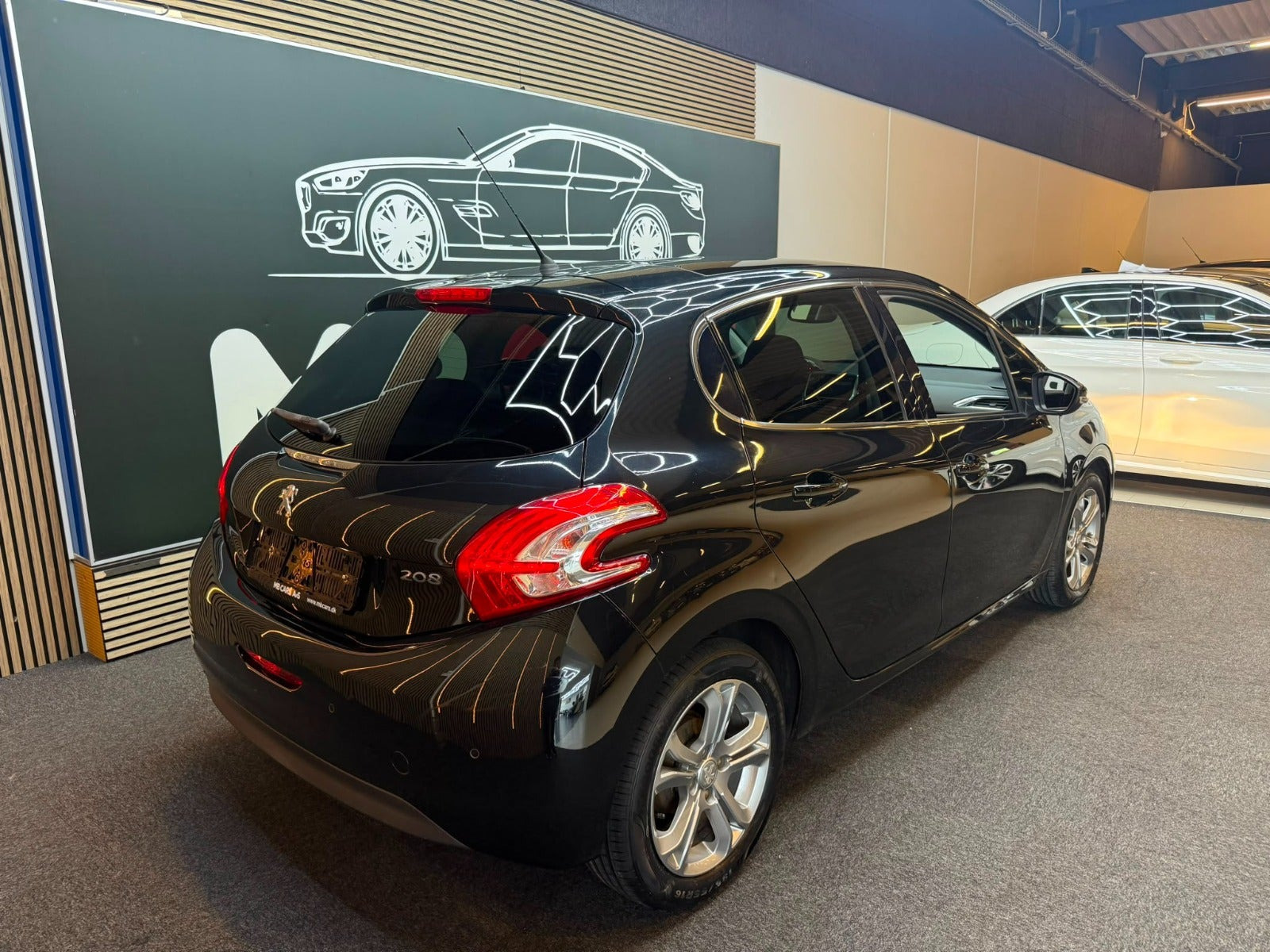 Sort Peugeot 208 fra 2015