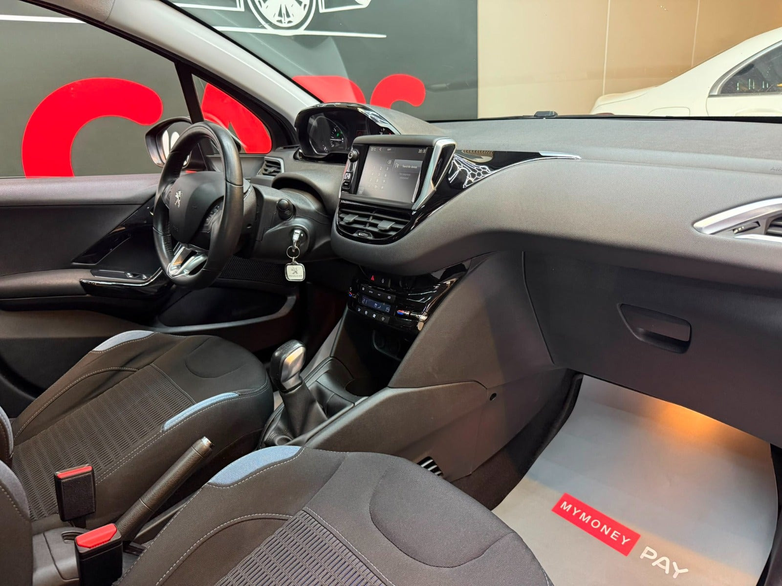Sort Peugeot 208 fra 2015