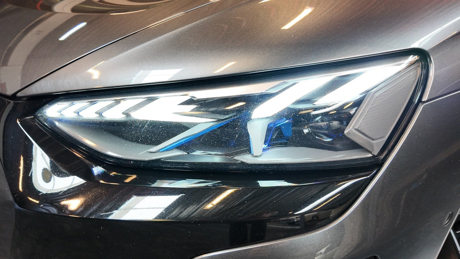 Grå Audi e-tron GT fra 2023