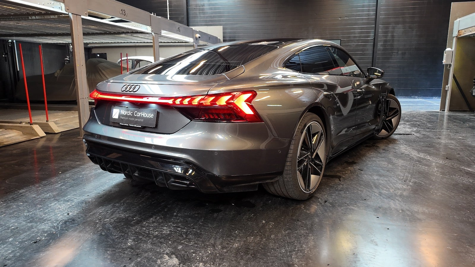 Grå Audi e-tron GT fra 2023