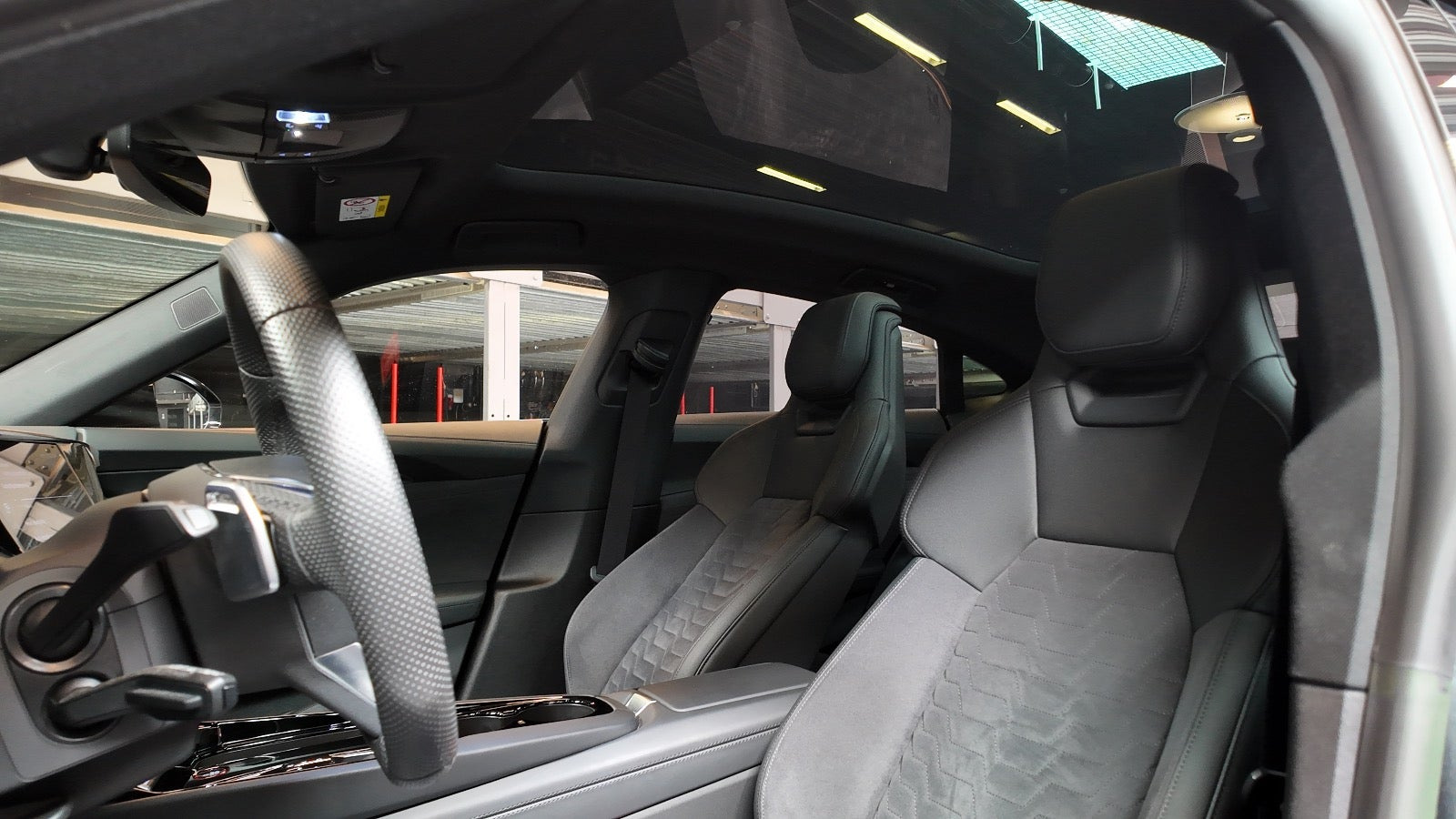 Grå Audi e-tron GT fra 2023