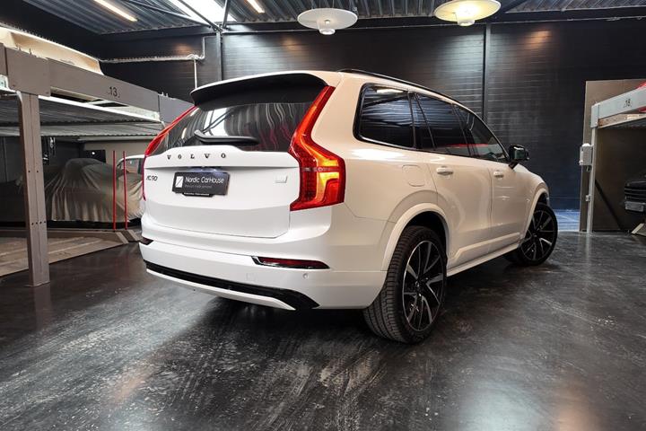 Hvid Volvo XC90 fra 2023