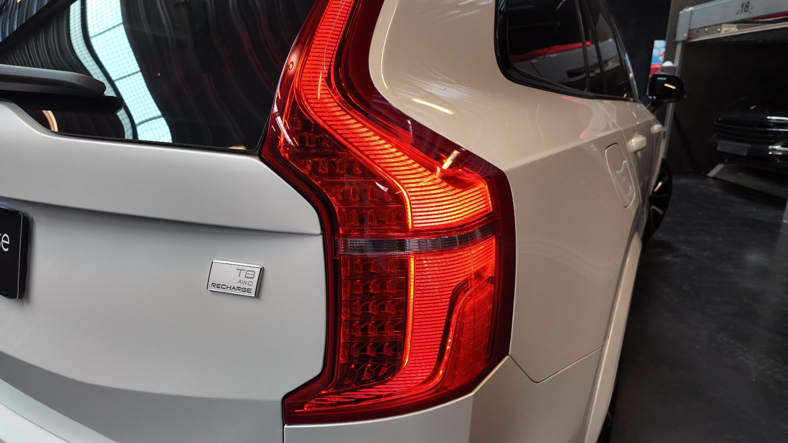 Hvid Volvo XC90 fra 2023
