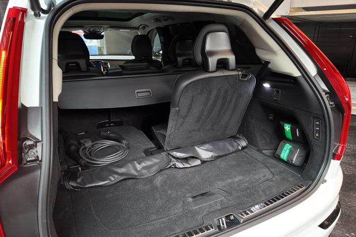 Hvid Volvo XC90 fra 2023