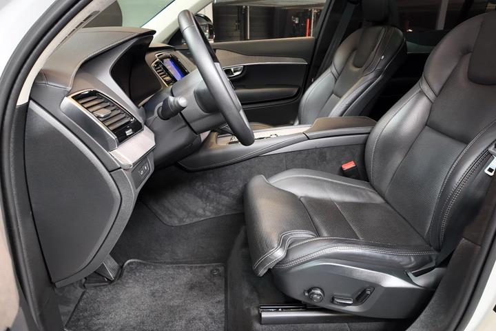 Hvid Volvo XC90 fra 2023