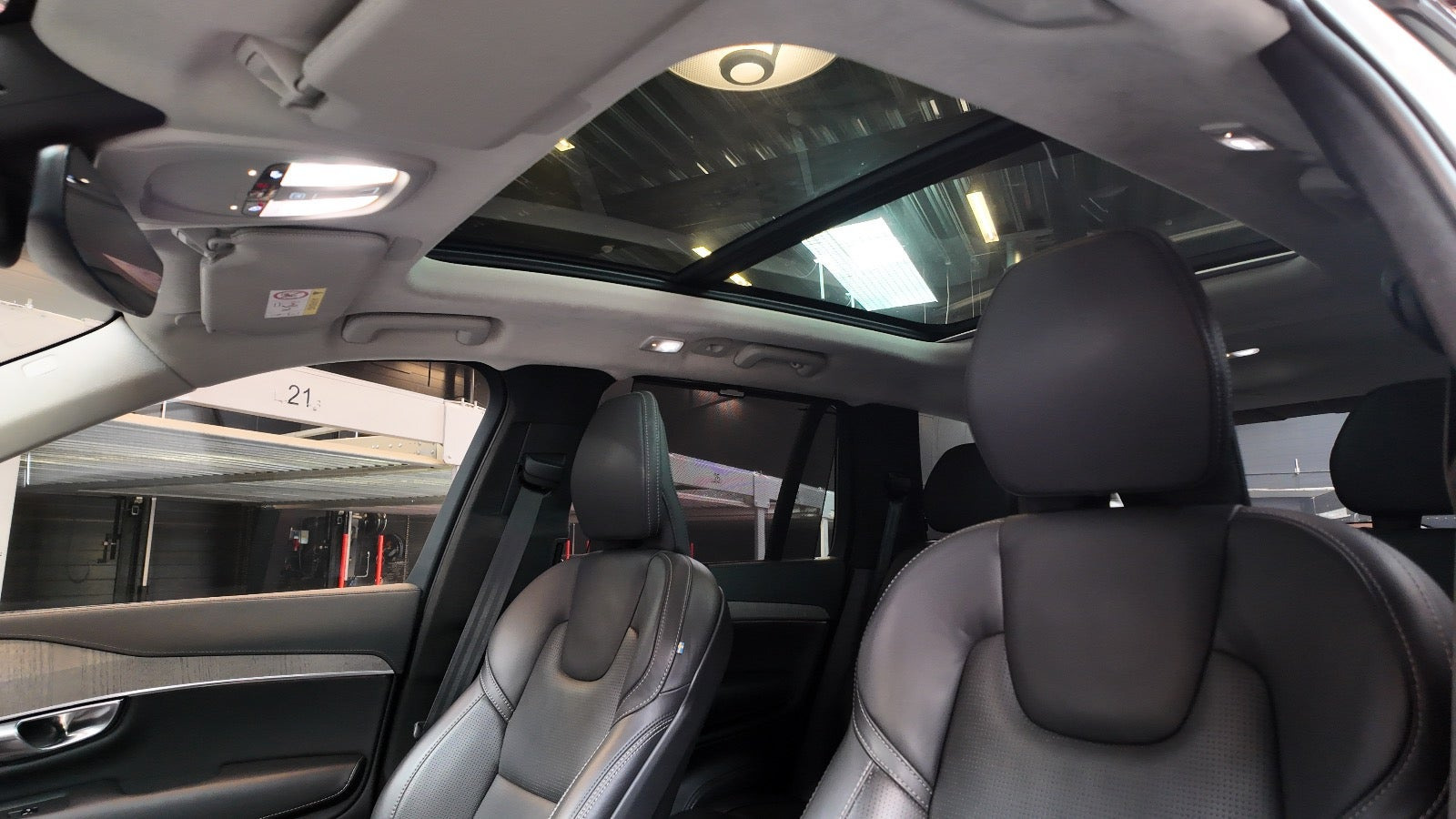 Hvid Volvo XC90 fra 2023