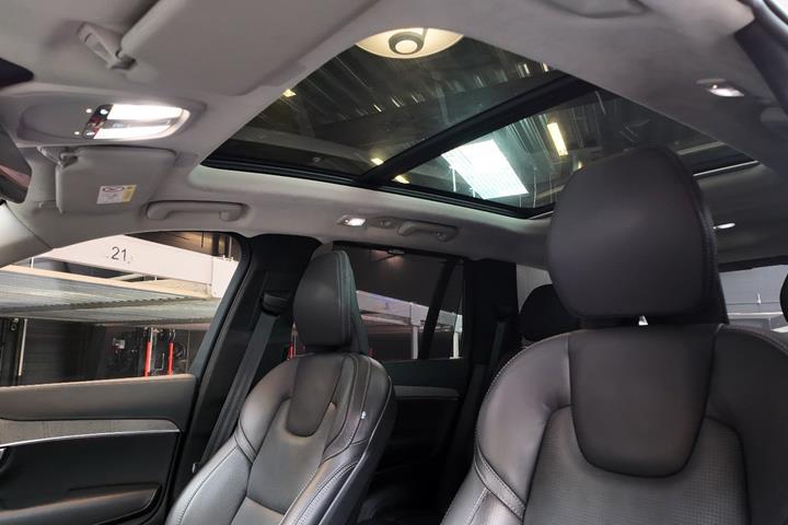 Hvid Volvo XC90 fra 2023