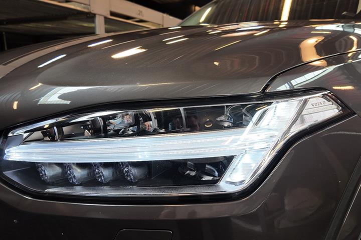 Sort Volvo XC90 fra 2023