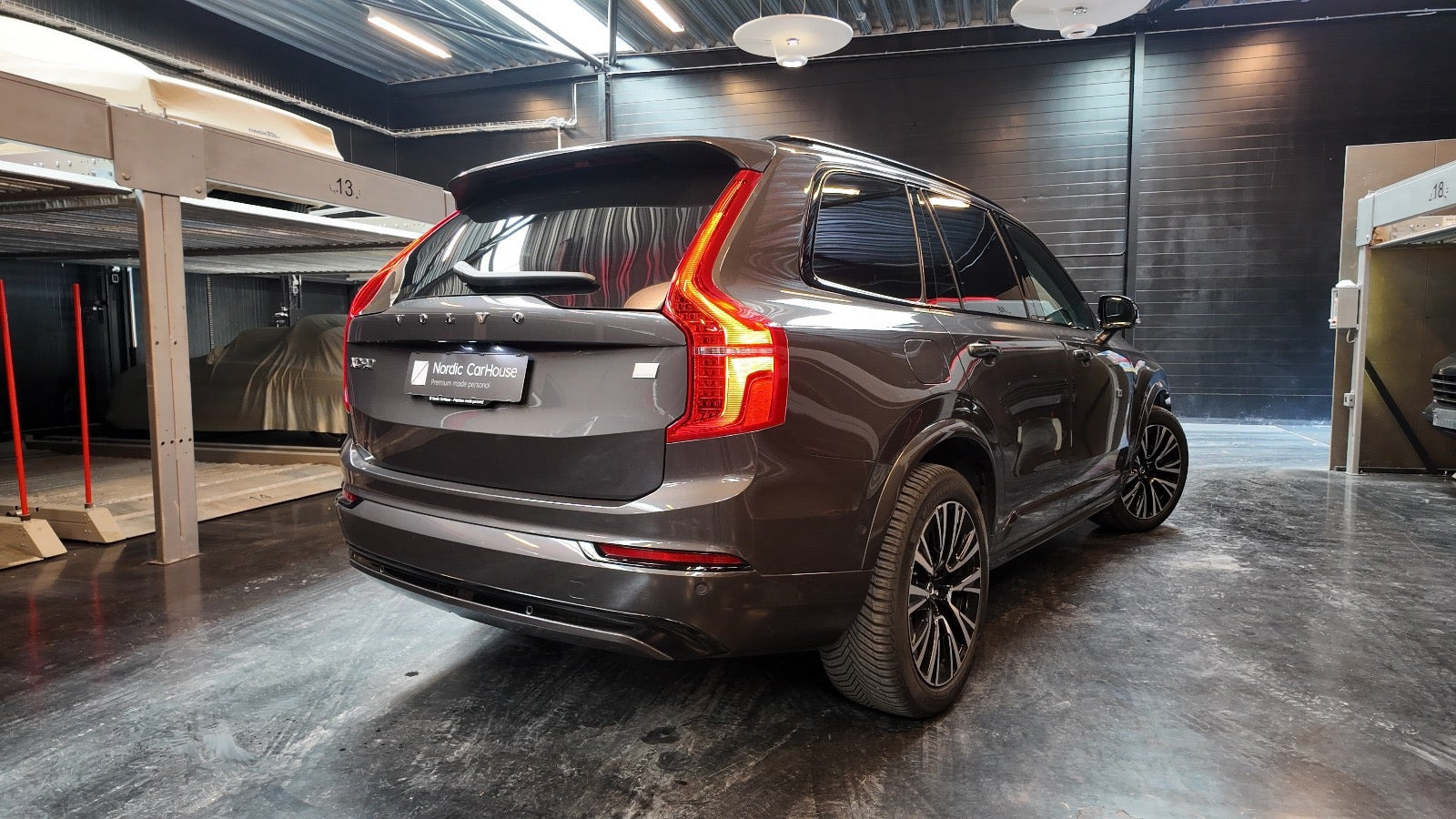 Sort Volvo XC90 fra 2023