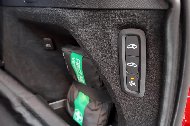Sort Volvo XC90 fra 2023