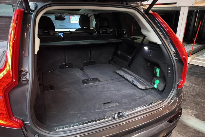 Sort Volvo XC90 fra 2023