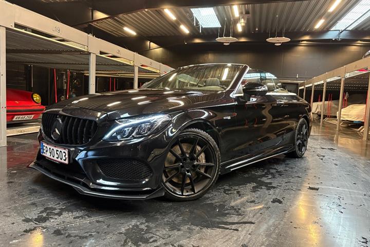 Sort Mercedes C43 fra 2018