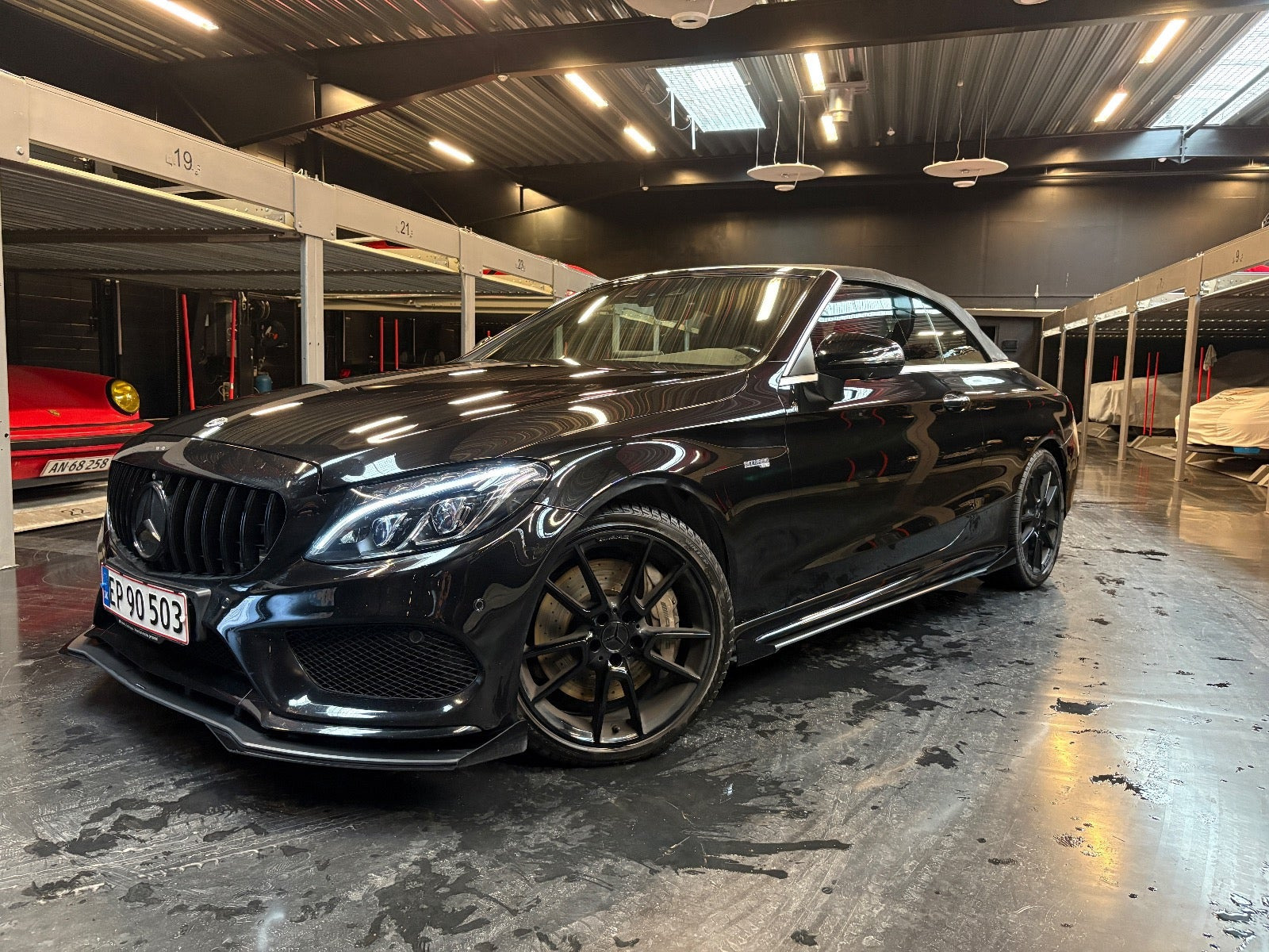 Sort Mercedes C43 fra 2018