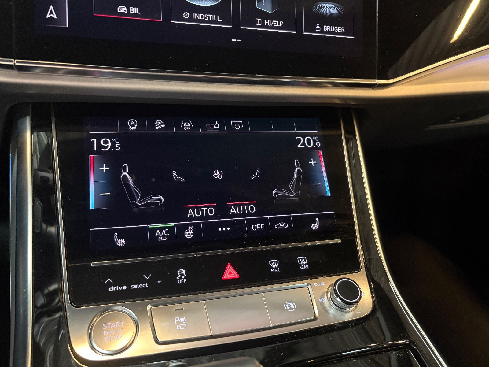 Grå Audi Q8 fra 2019