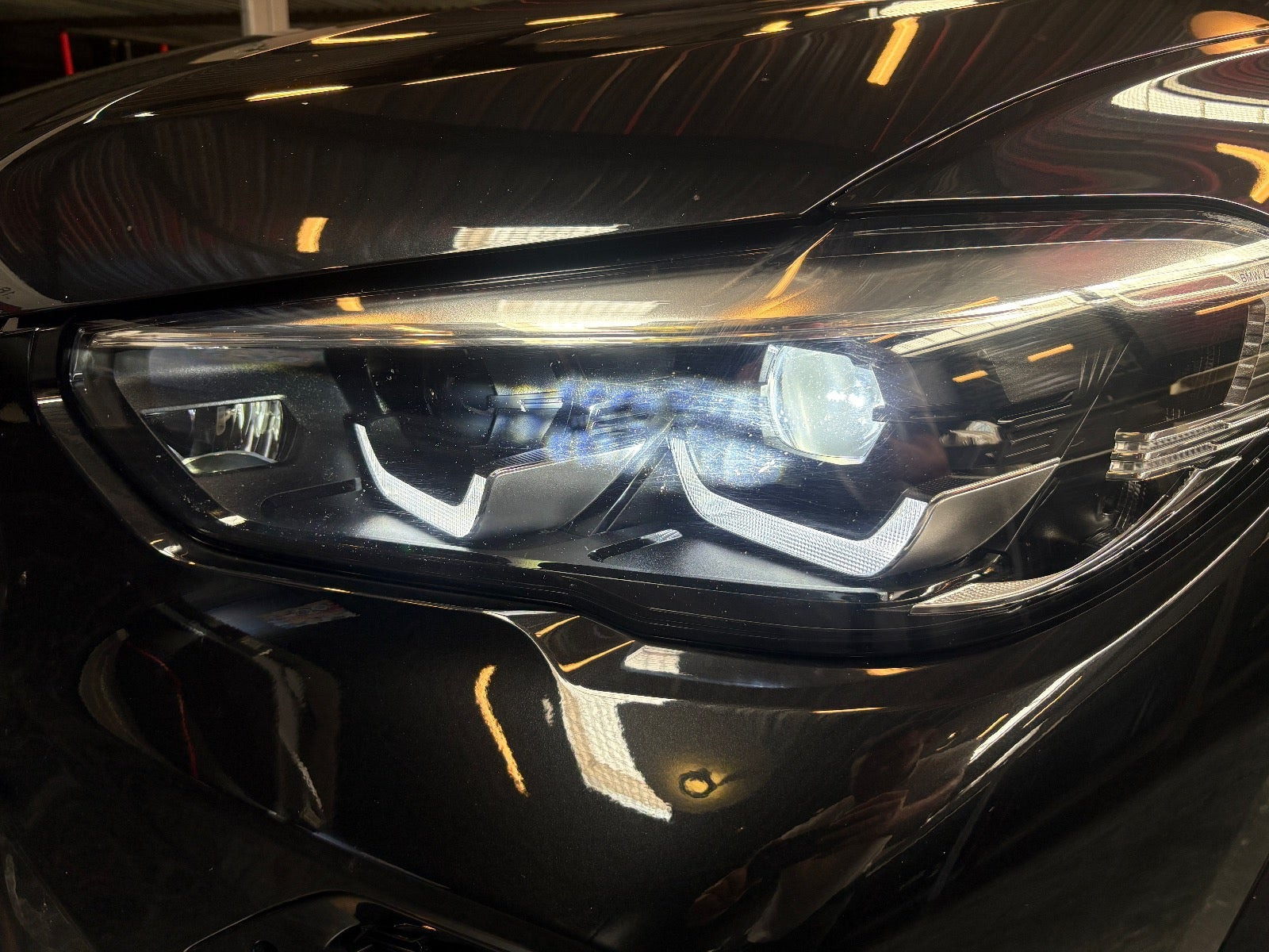 Sort BMW X5 fra 2023