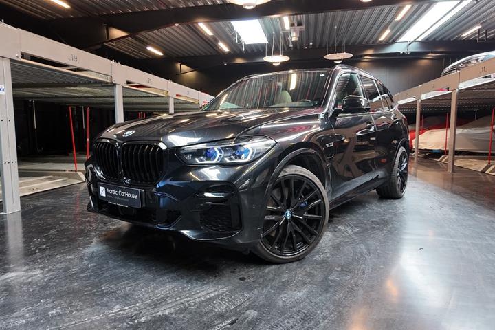Sort BMW X5 fra 2022