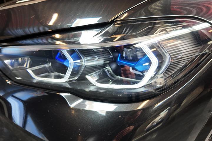 Sort BMW X5 fra 2022
