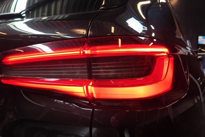 Sort BMW X5 fra 2022