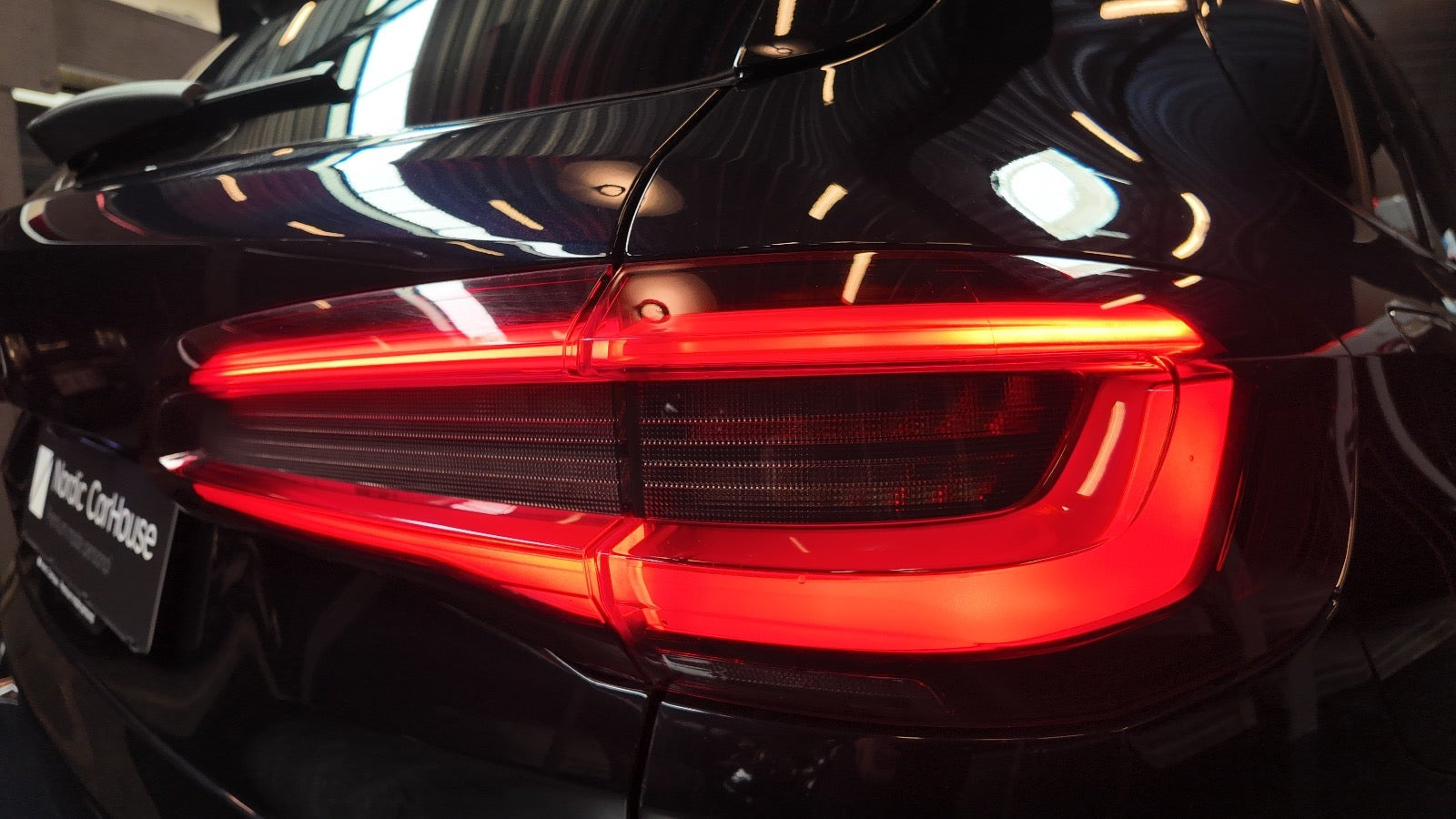 Blå BMW X5 fra 2021