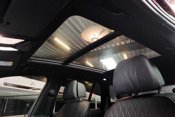 Blå BMW X5 fra 2021