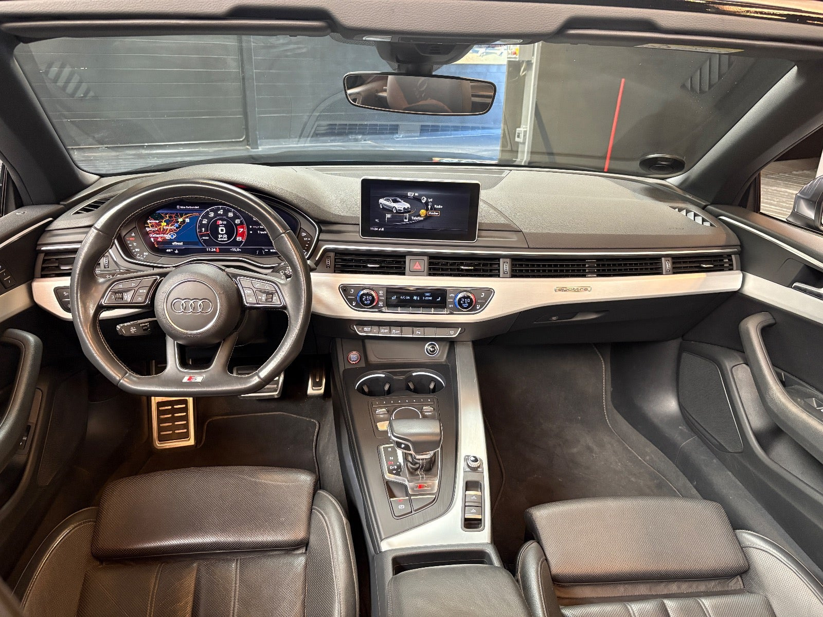 Grå Audi S5 fra 2018