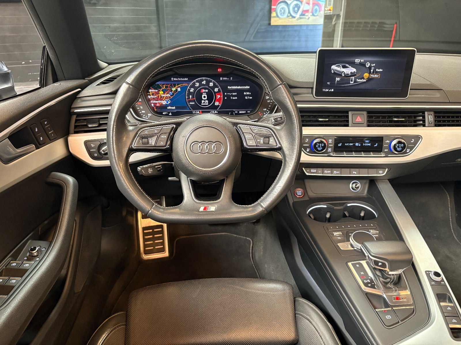 Grå Audi S5 fra 2018