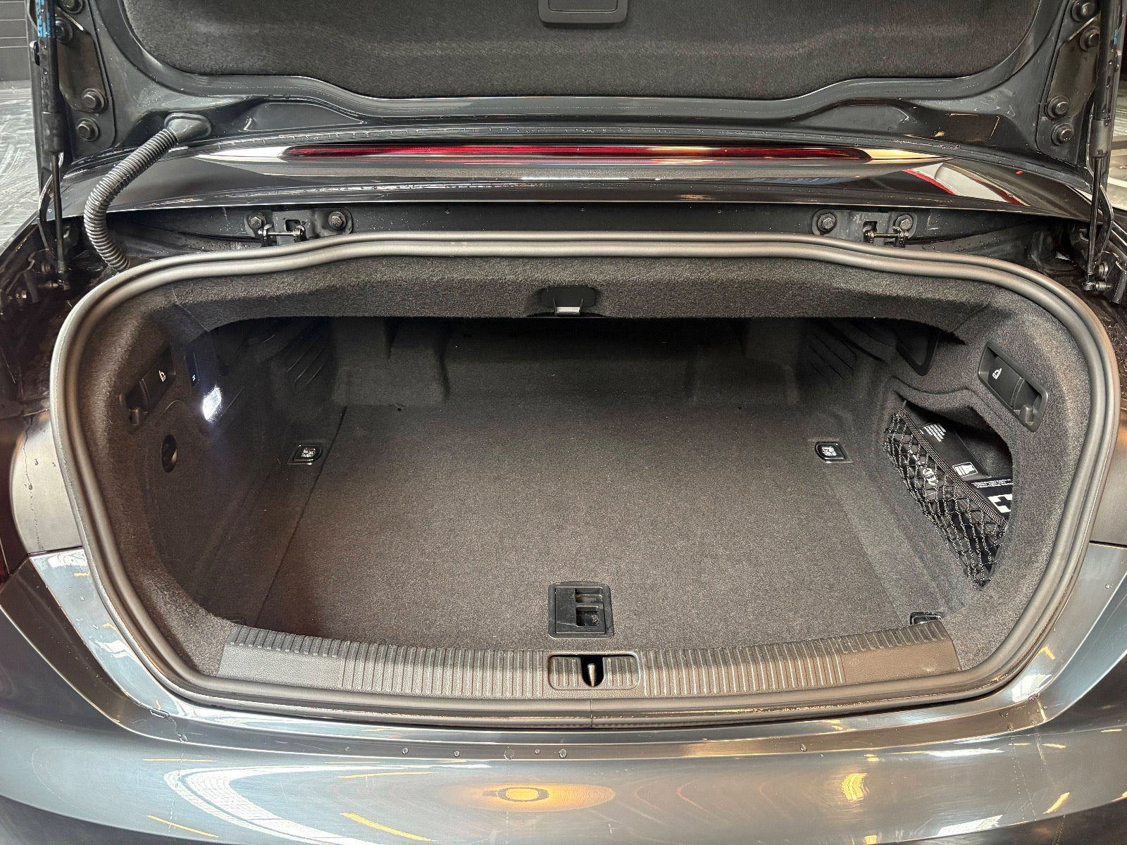 Grå Audi S5 fra 2018