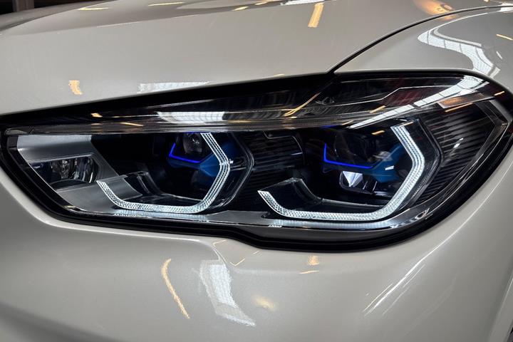 Hvid BMW X5 fra 2019