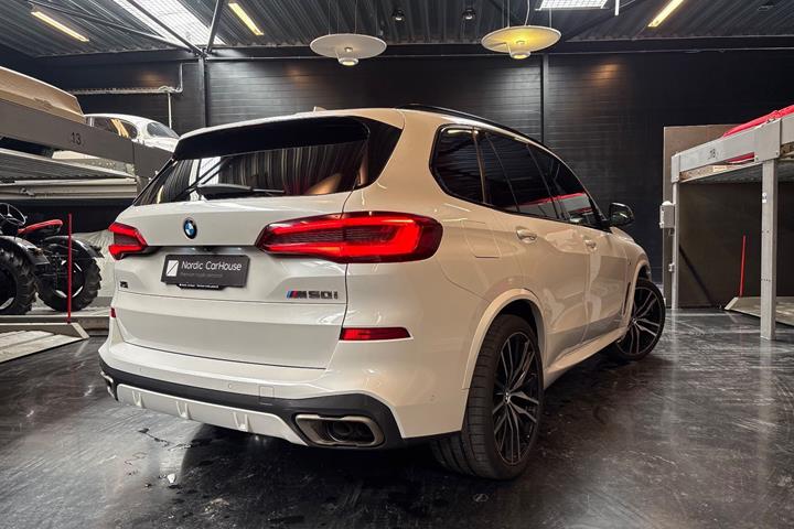 Hvid BMW X5 fra 2019