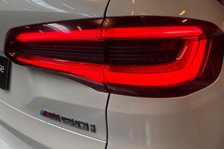 Hvid BMW X5 fra 2019