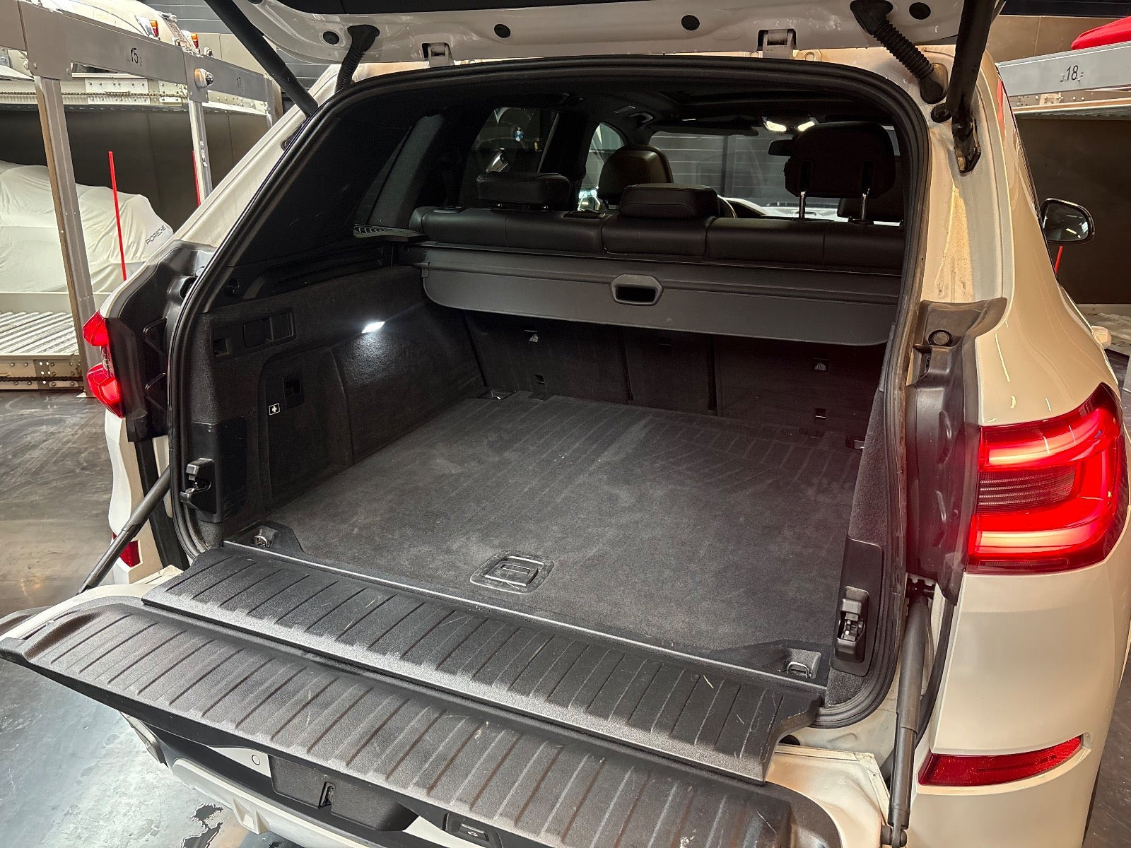 Hvid BMW X5 fra 2019