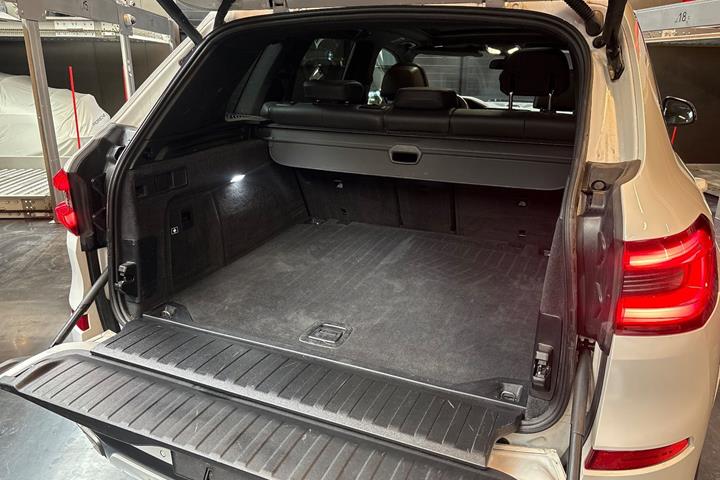 Hvid BMW X5 fra 2019
