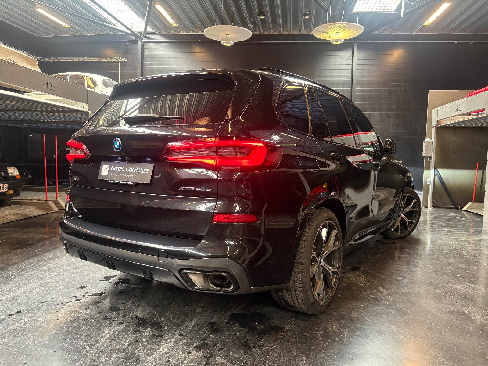 Sort BMW X5 fra 2023