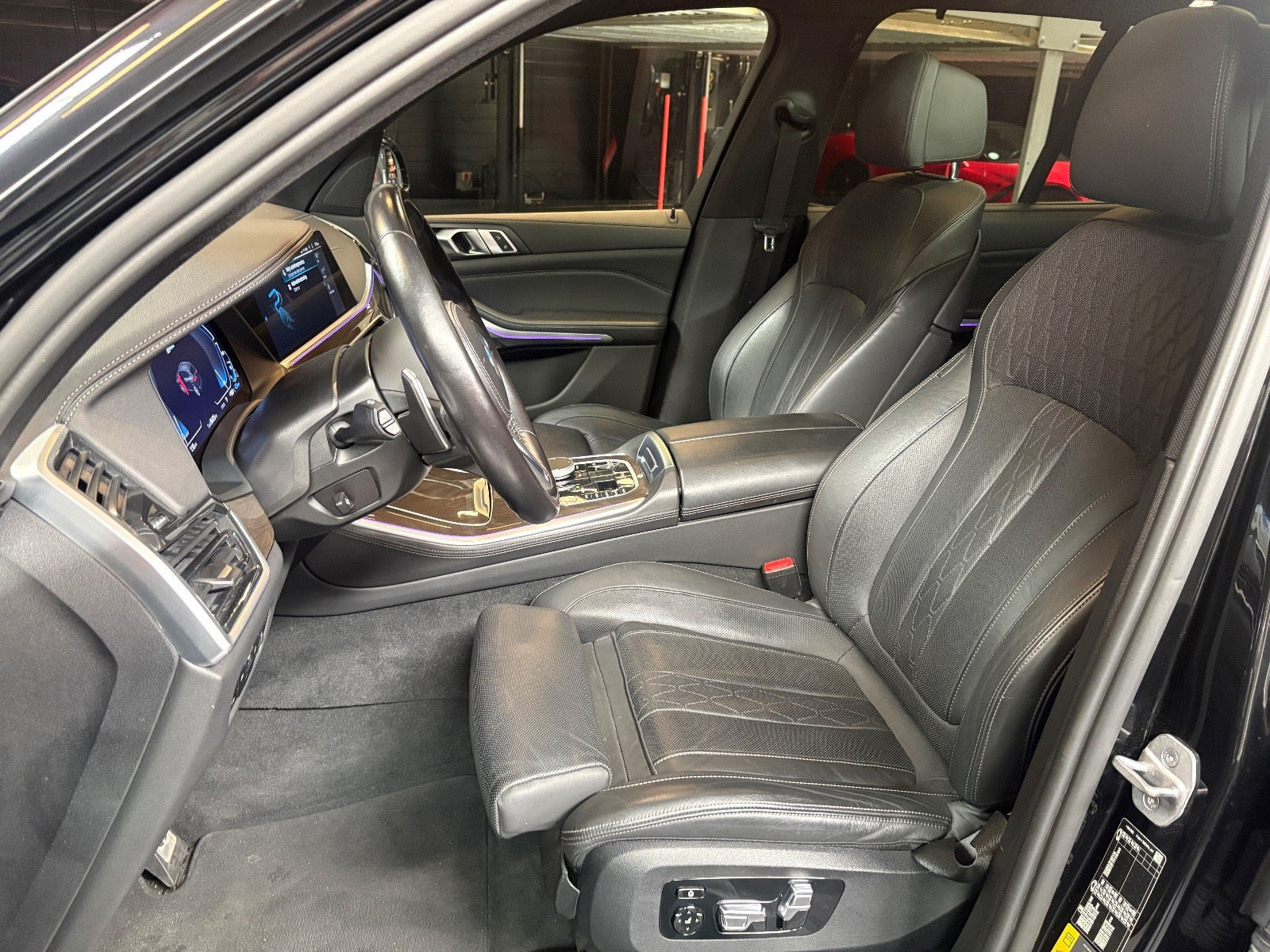 Sort BMW X5 fra 2023