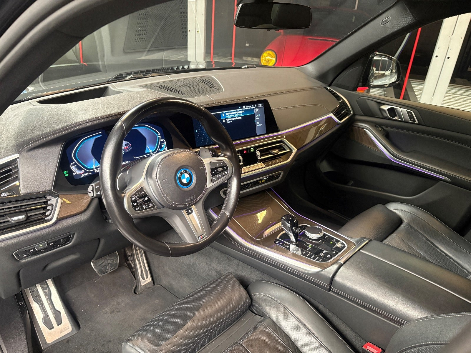 Sort BMW X5 fra 2023