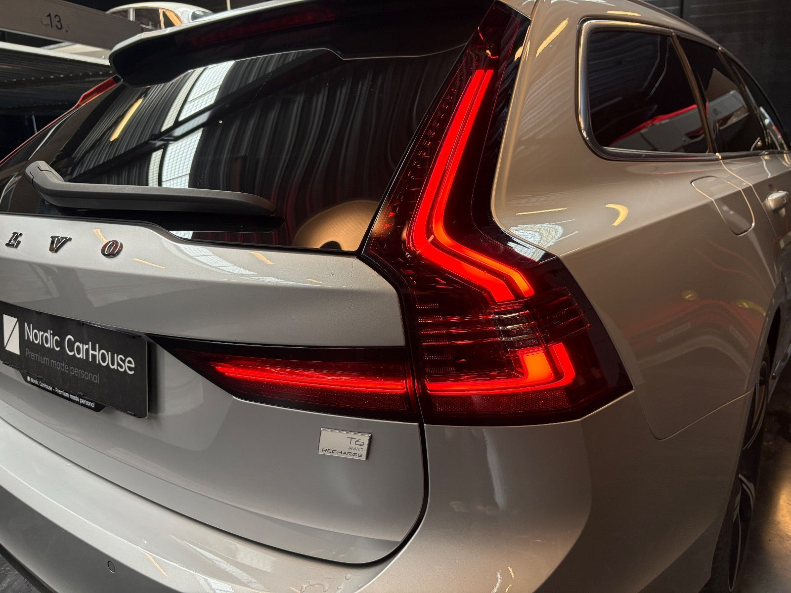 Sølv Volvo V90 fra 2021