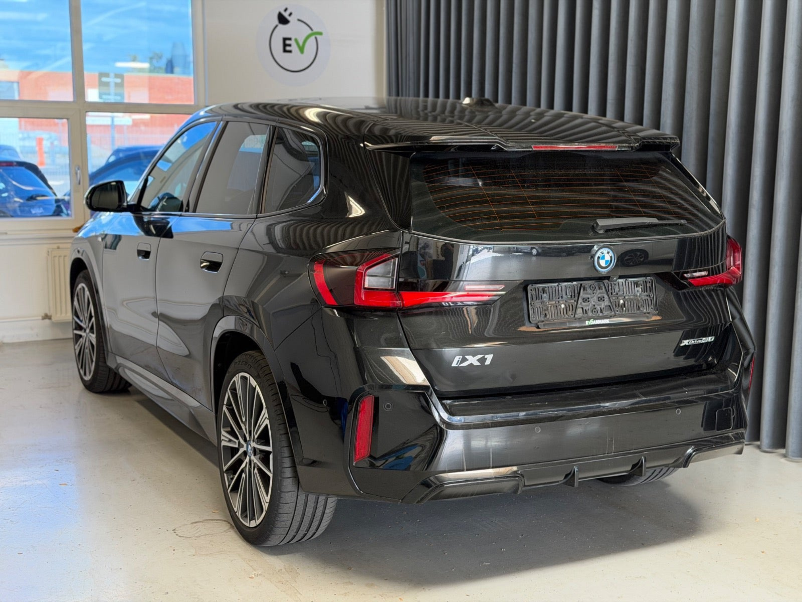 Sort BMW iX1 fra 2023