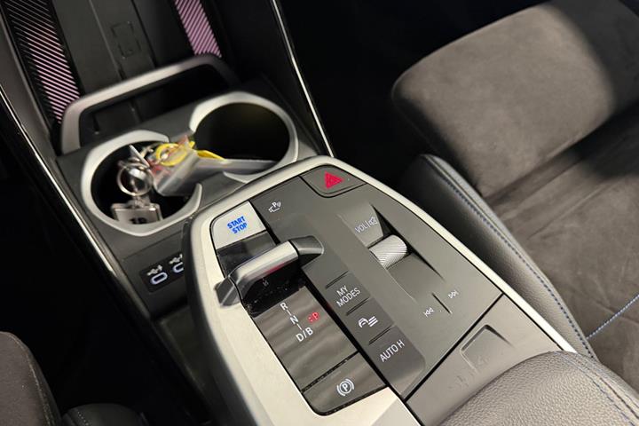 Sort BMW iX1 fra 2023
